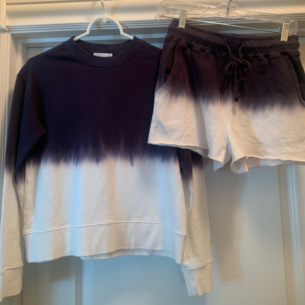 Boutique 30A Navy and white tie dye Sweatshirt and short  set. XS